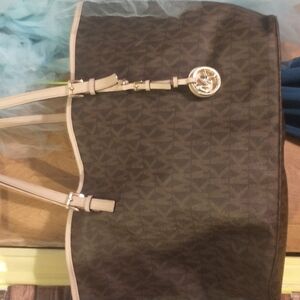 MK PURSE